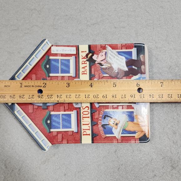 Plutos Daily Bark Plate 1821B Mickeys Village 4th Issue Disney Bradford Exchange - Picture 4 of 4